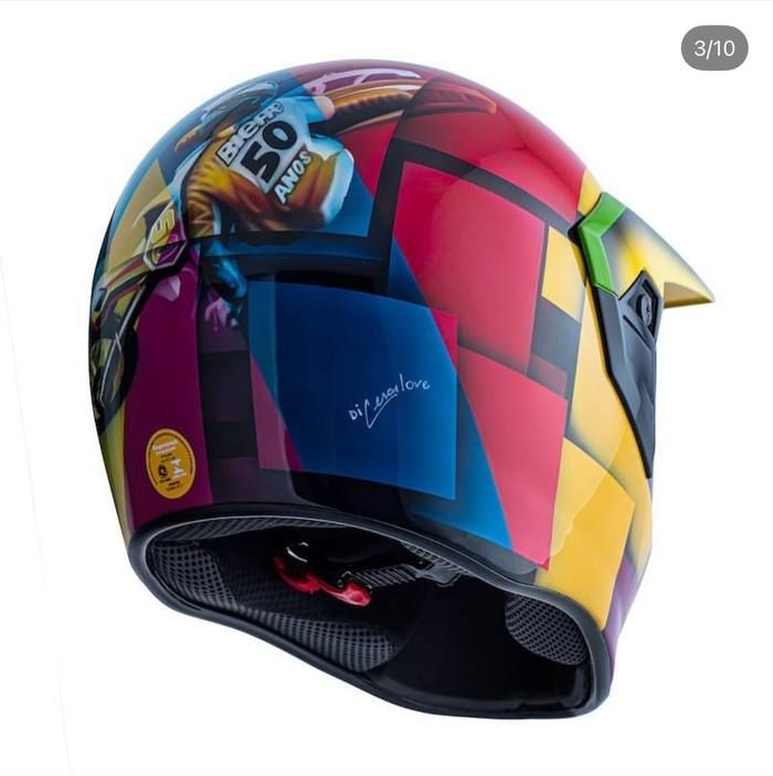 Capacete pintado por DicesarLove